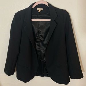 Essential black blazer